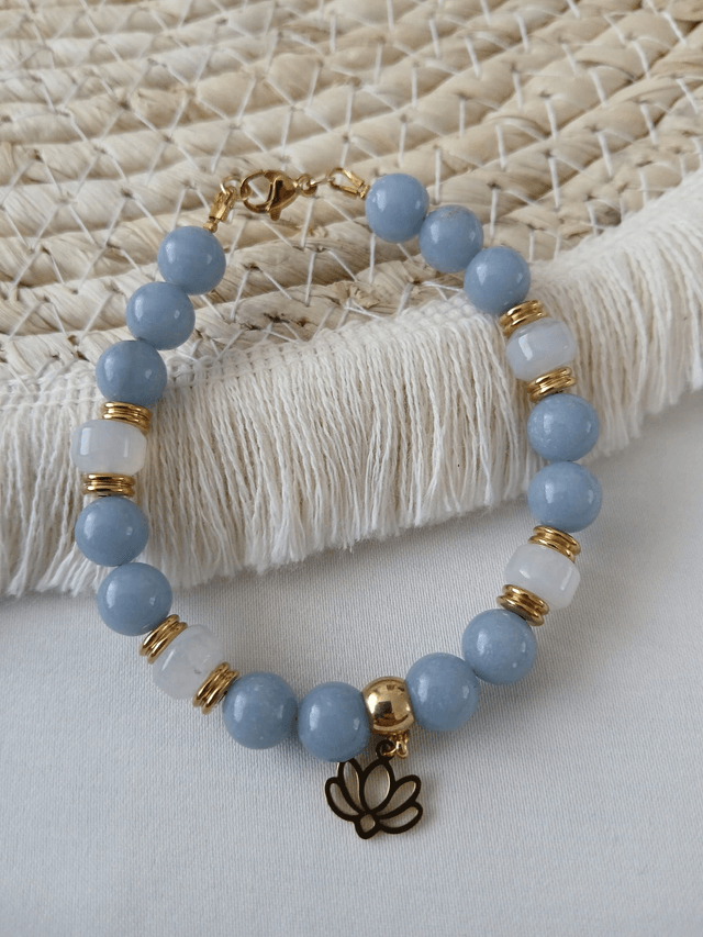 Dames armband Angeliet & Chalcedoon met goudkleurig RVS en Lotusbloem (1.263)