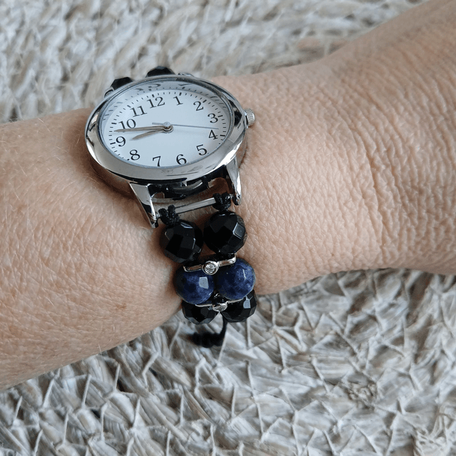 Dames horloge zilverkleurig met Onyx en Sodaliet – Verstelbare brede band (1.318)